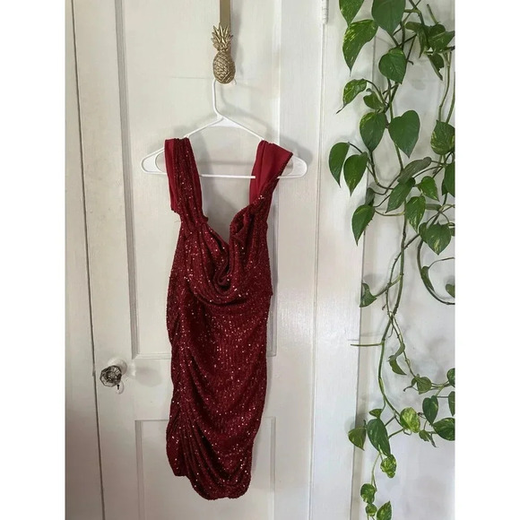 PrettyLittleThing Plus women’s size 16 red glitter dress - Picture 1 of 9